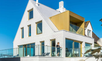 Toepassing-van-witte-dakpannen-en-gevelstenen_cuypers-&-Q-architecten,-Antwerpen